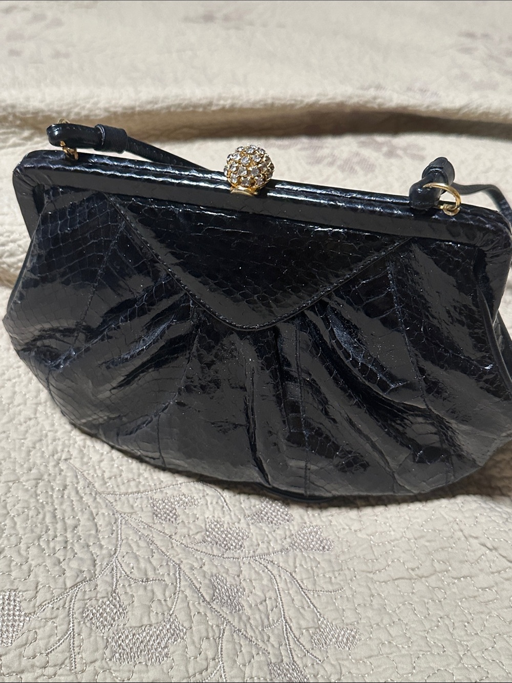 Ryrella New VTG shoulder evening bag.  Real snakeskin with gold Lock